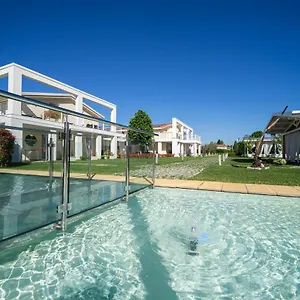 Iconic Wellness & Arezzo